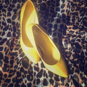 Yellow heels